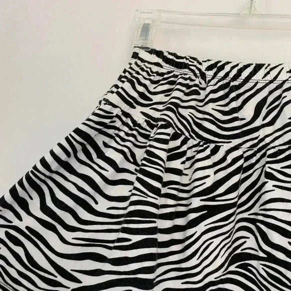 Black & white zebra print tiered mini skirt. - Picture 3 of 3
